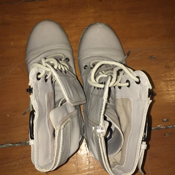 Guess Combat Boots - Picture 4 of 8